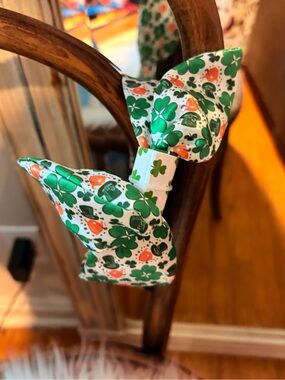 St. Patrick's Green and White Shamrock Bow Headband NWT